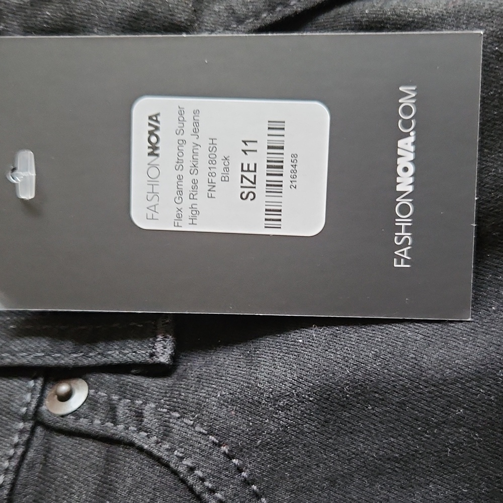 FASHION NOVA jeans